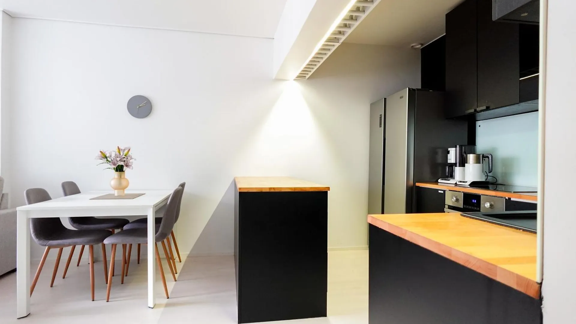 Vibrant Helsinki Stay 5 Min To Design District Apartment
