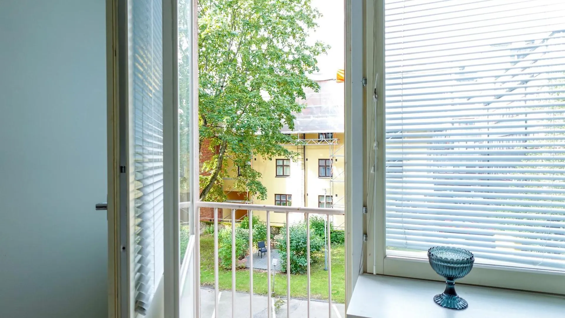 Vibrant Helsinki Stay 5 Min To Design District 0*,  Finland
